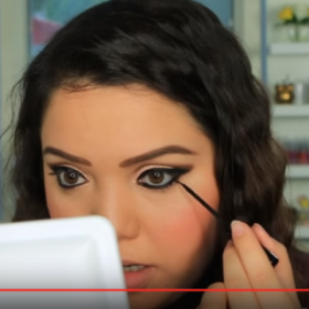 BEAUTÉ : quand les BLOGGEUSES reproduisent leur MAQUILLAGE de LYCÉE, ça donne CA !