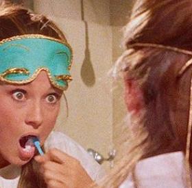 BOUTONS : 5 SECRETS de GRAND-MÈRE pour les faire DISPARAÎTRE