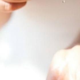 DÉGUEU : les PARFUMS de CONTREFAÇON peuvent CONTENIR du PIPI !