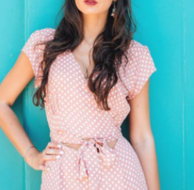 Cette MISS FRANCE dévoile un DÉCOLLETÉ du TONNERRE ! #BuzzL'éclair