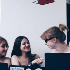 Les BIÉLORUSSES TRAVAILLENT TOUT NUS !