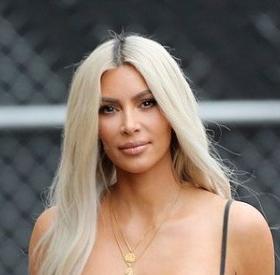KIM KARDASHIAN : et le BÉBÉ est une FILLE !