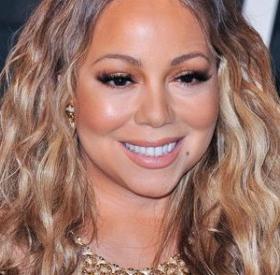 MARIAH CAREY s'affiche SANS MAQUILLAGE pour la PREMIÈRE FOIS !