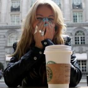 L'ingrédient FOU de la nouvelle boisson Starbucks ! #Alcool
