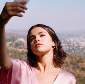 SELENA GOMEZ a (encore) CHANGÉ de TÊTE !