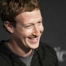 Mark Zuckerberg est un RIGOLO ! Regardez la PHOTO de son DRESSING