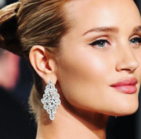 ROSIE HUNTINGTON-WHITELEY a ACCOUCHÉ et le PRÉNOM est ADORABLE !
