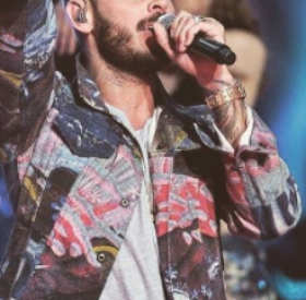 Ce CHANTEUR français ARRÊTE la MUSIQUE ! #CaVaPleurerDansLesChaumières