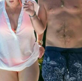 Hiiiii ! Ce COUPLE MYTHIQUE du CINÉMA est en VACANCES enseeeemble !