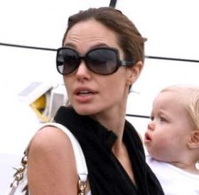 ANGELINA JOLIE : le COUP BAS pour ÉLOIGNER BRAD des ENFANTS ?