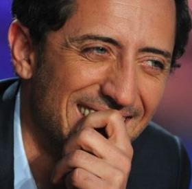 GAD ELMALEH : en COUPLE à NOUVEAU ?!?! #LAGrandeHistoireD'Amour