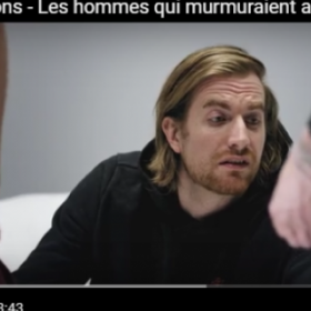 Le BOYS BAND qui se TOUCHE les TESTICULES : HILARANT !