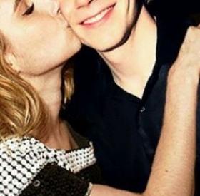 EMMA ROBERTS en couple avec cet ACTEUR de X-MEN