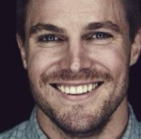 STEPHEN AMELL : sa FIFILLE a les même YEUX que PÔPA !