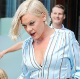 La FILLE de PINK, une blondinette SOOO craquinette