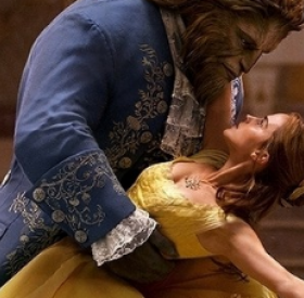 La BARBIE EMMA WATSON ressemble ÉTRANGEMENT à JUSTIN BIEBER ! #FoirageIntergalactique