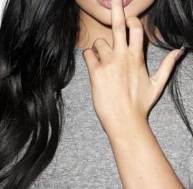 Cette JEUNE IT-GIRL ENCEINTE ?!?!?!