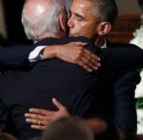 La SURPRISE FOLLE de BARACK OBAMA qui fait PLEURER JOE BIDEN