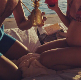 DEVINEZ à qui APPARTIENT ce BABY BUMP ?!?