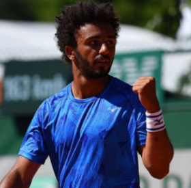 SCANDALE à ROLAND GARROS : ce JEUNE TENNISMAN FRANÇAIS et son GESTE très très DÉPLACÉ