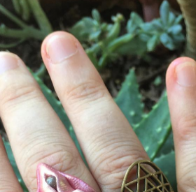 Ces BIJOUX VAGINS sont la PIRE CHOSE qu'on ait JAMAIS VUE !
