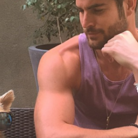 NICK BATEMAN tient la PLUS BELLE CHOSE du MONDE dans ses MAINS