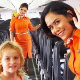 A 6 ANS, elle fait le TOUR DU MONDE !