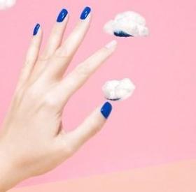 Les ASTUCES INDISPENSABLES pour bien ENLEVER son VERNIS A ONGLES !