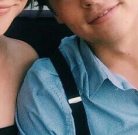 Ces deux ACTEURS de SÉRIE sont en COUPLE dans la vraie VIE !