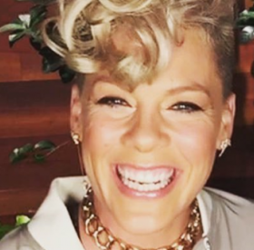 PINK : pas de SEXE pendant...
