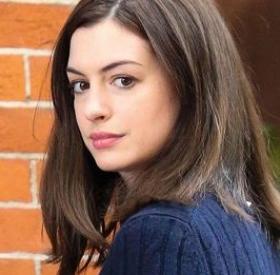 ANNE HATHAWAY : son BÉBÉ est VRAIMENT trop CRAQUINOU