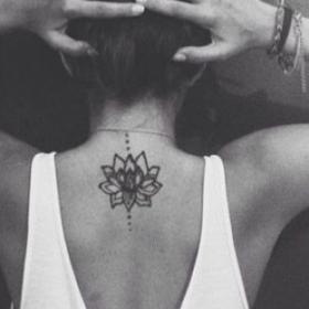 ALLEZ-VOUS SUCCOMBER à la TENDANCE du TATOUAGE MANDALA ?