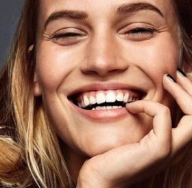 COMMENT avoir des DENTS plus BLANCHES naturellement #sourireColgate