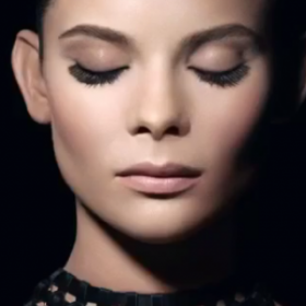 Ce NOUVEAU MASCARA n'a PAS de BROSSE (et ça MARCHE !)