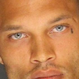 L'EX-PRISONNIER SEXY est devenu MANNEQUIN pour de VRAI !