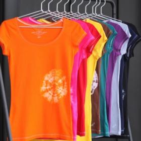 Un arc-en-ciel de couleurs sur vos vêtements