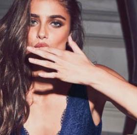 Des PHOTOS NON RETOUCHÉES des ANGES de VICTORIA’S SECRET !