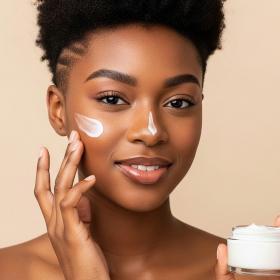 Retrouvez une peau éclatante avec la crème Niacinamide !