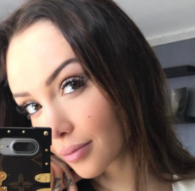 NABILLA : la STARLETTE dans une SÉRIE CULTE AMÉRICAINE !