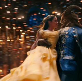 LA BELLE ET LA BÊTE : les NOUVELLES IMAGES d'EMMA WATSON à COUPER le SOUFFLE !