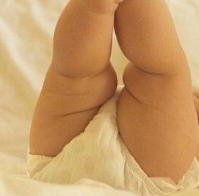 ELLES ACCOUCHENT de BÉBÉS déjà OBÈSES : la CAUSE DRAMATIQUE