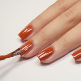 Le TUTO pour se faire une MANUCURE avec des ÉPICES !