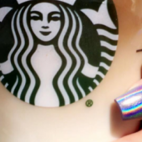 HOLOGRAPHIC NAILS : la NOUVELLE TENDANCE qui va HYPNOTISER VOS ONGLES