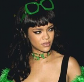 RIHANNA ENCEINTE ? La PHOTO très très SUSPECTE