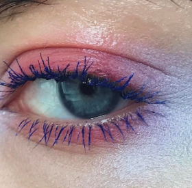 ARRÊTEZ TOUT : la TENDANCE SOURCILS CHANGE encore !