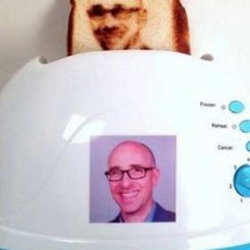 INSOLITE : le GRILLE-PAIN SELFIE