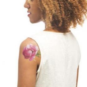 Pour le Printemps, voici les TATOUAGES de FLEURS PARFUMÉS !