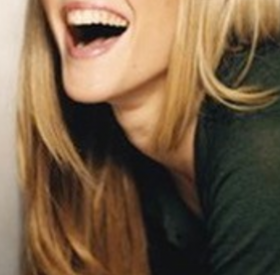 Cette CÉLÈBRE CHANTEUSE française est atteinte d'ENDOMÉTRIOSE