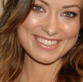 OLIVIA WILDE a CHANGÉ de TÊTE pour UNE RAISON très DRÔLE !