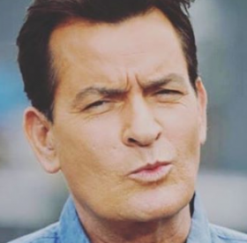 CHARLIE SHEEN révèle cet INCROYABLE TEXTO de son MÉDECIN